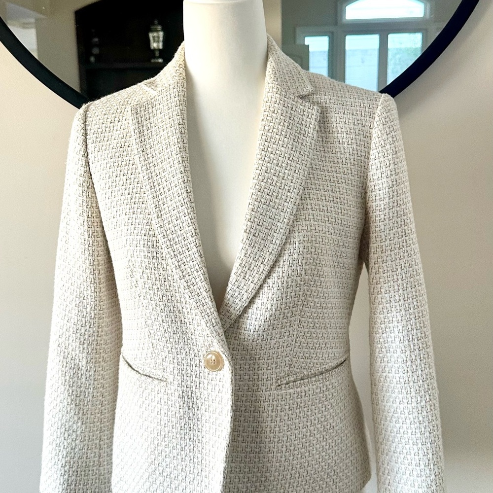 Ann Taylor Cream Textured Blazer. Slight gold weave in fabric.